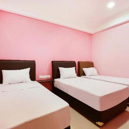 Oyo 89387 Sun Keerana Hotel Кланг Экстерьер фото
