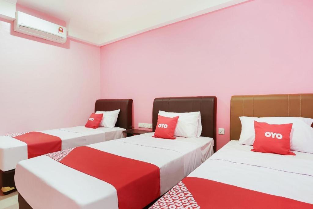Oyo 89387 Sun Keerana Hotel Кланг Экстерьер фото