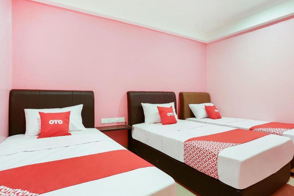 Oyo 89387 Sun Keerana Hotel Кланг Экстерьер фото