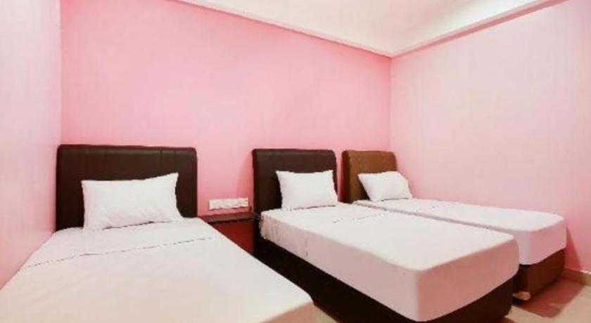 Oyo 89387 Sun Keerana Hotel Кланг Экстерьер фото