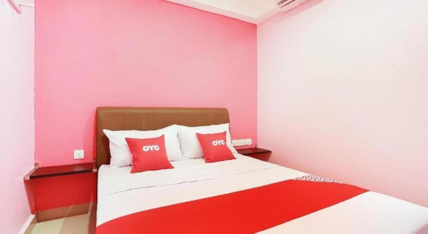 Oyo 89387 Sun Keerana Hotel Кланг Экстерьер фото