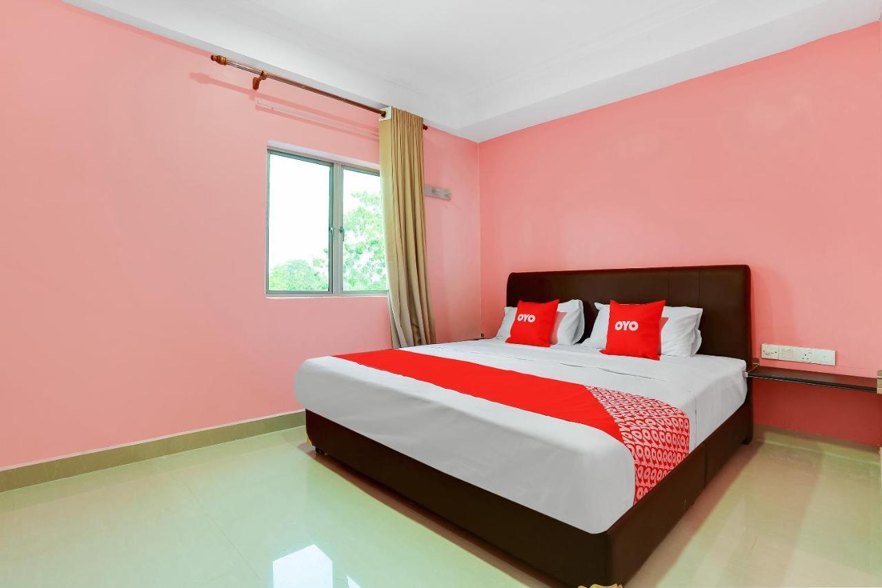 Oyo 89387 Sun Keerana Hotel Кланг Экстерьер фото