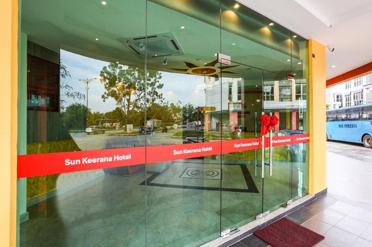 Oyo 89387 Sun Keerana Hotel Кланг Экстерьер фото